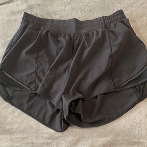 lululemon hotty hot shorts 4”
